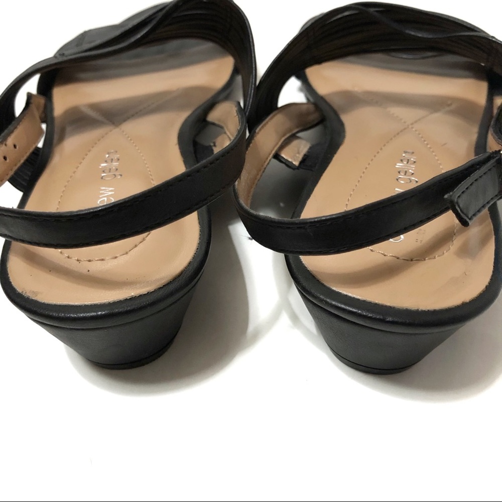 Andrew Geller Heads Up Sandals Black Small Wedge Strappy Size 9.5 - Picture 8 of 8